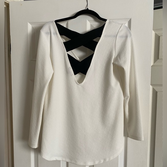 White Dynamite Top - Picture 3 of 3